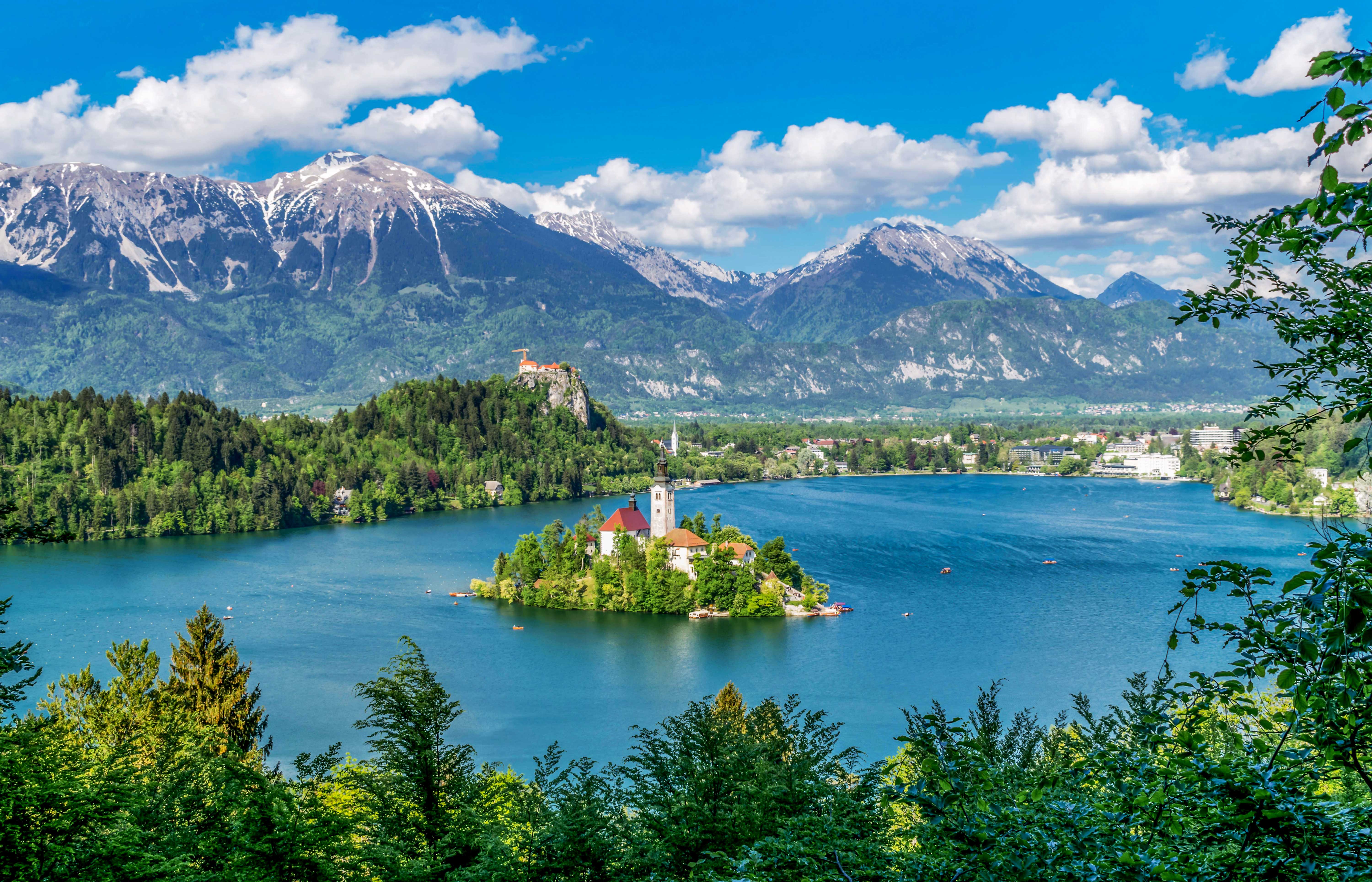 10 places to visit this autumn 2022 in Europe Island on Lake Bled Slovenia