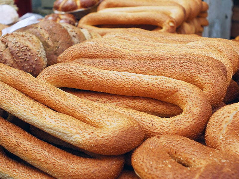 Soak in the Arabia heritage with these traditional dishes! ksa dishes kaak bread rings
